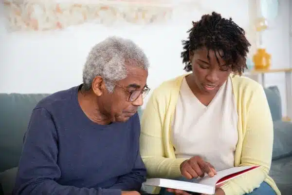 Activités adaptées aux seniors : les meilleures options pour favoriser leur bien-être