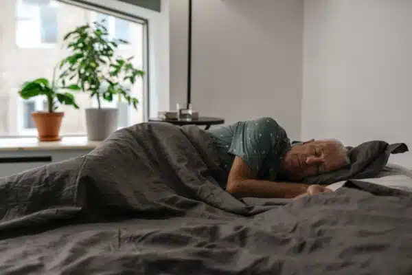 Optimiser son sommeil : les astuces indispensables pour les seniors