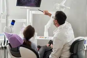 Choisir sa mutuelle dentaire pour senior : comment s’y prendre ?
