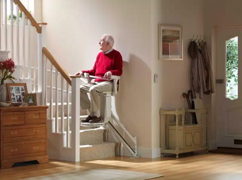 Quelle largeur minimum est indispensable pour l’installation d’un monte-escalier ?