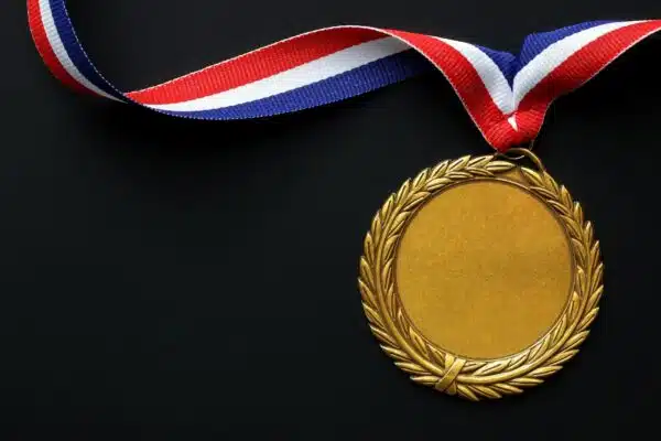 Achat de la médaille Légion d’honneur : un insigne de prestige accessible à tous ?